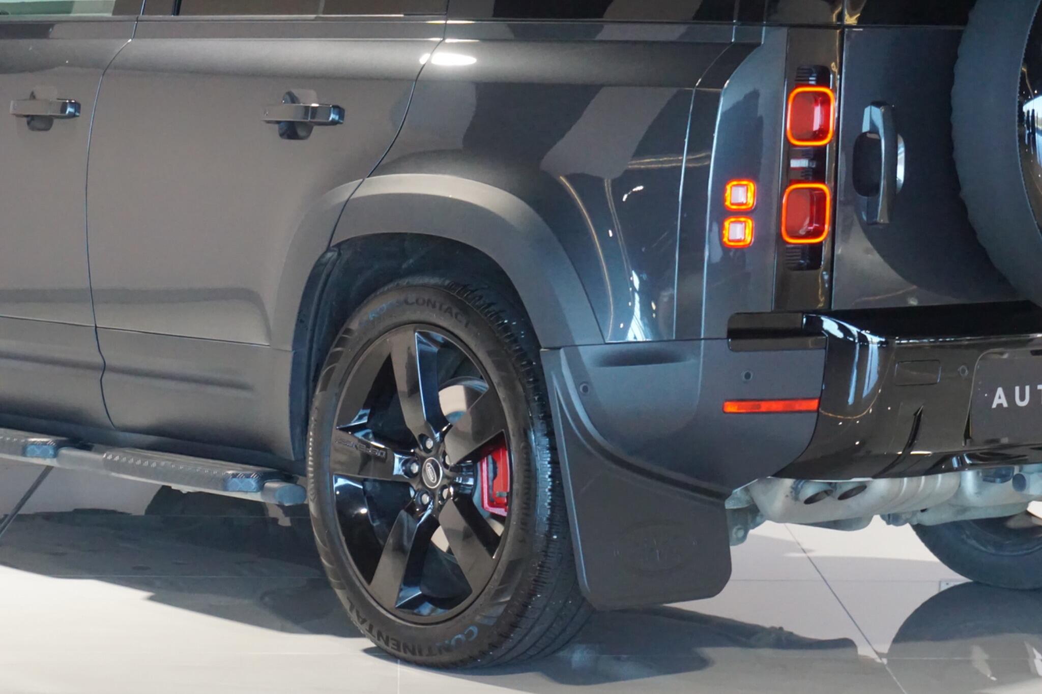 Land Rover Defender 110 3.0 D300 MHEV HSE Hard Top SUV 5dr Diesel Auto 4WD MWB Euro 6 (s/s) (300 ps)